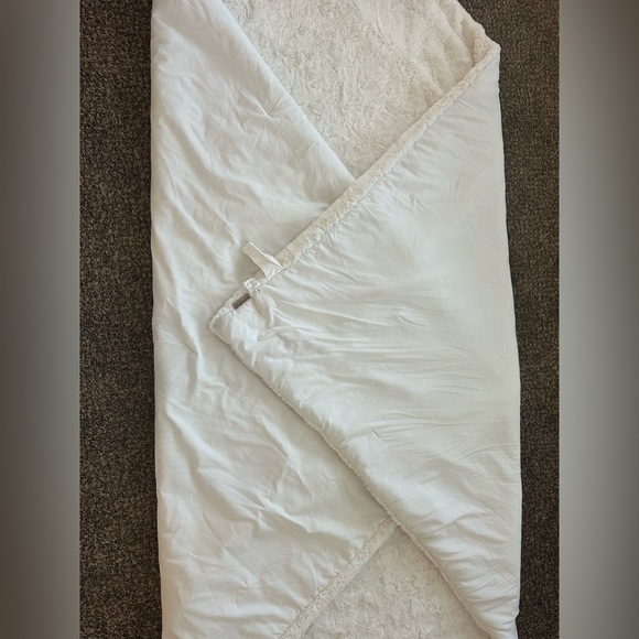 Koolaburra by UGG Cream Plush comforter (Queen) - Picture 5 of 11